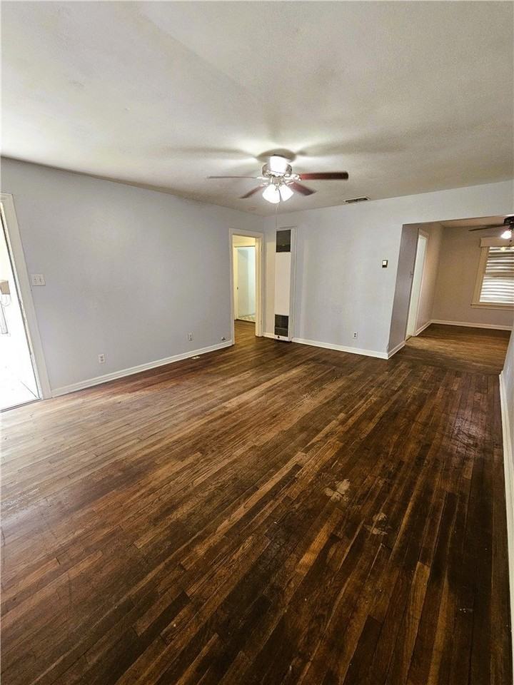 4121 Christie St - Photo 6 of 21