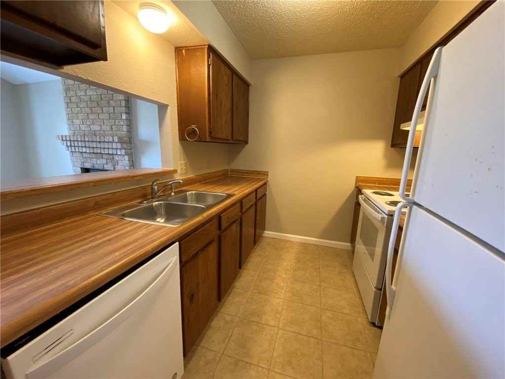 4917 Delwood St #B7 - Photo 6 of 17