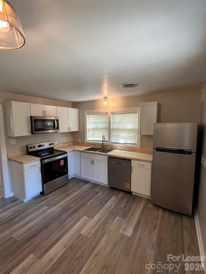 307 S Merritt Ave - Photo 3 of 10