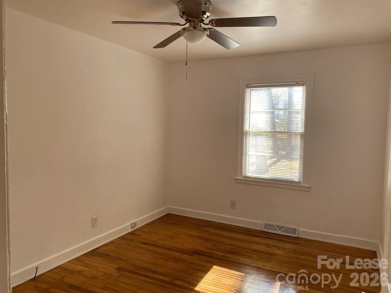 307 S Merritt Ave - Photo 7 of 10