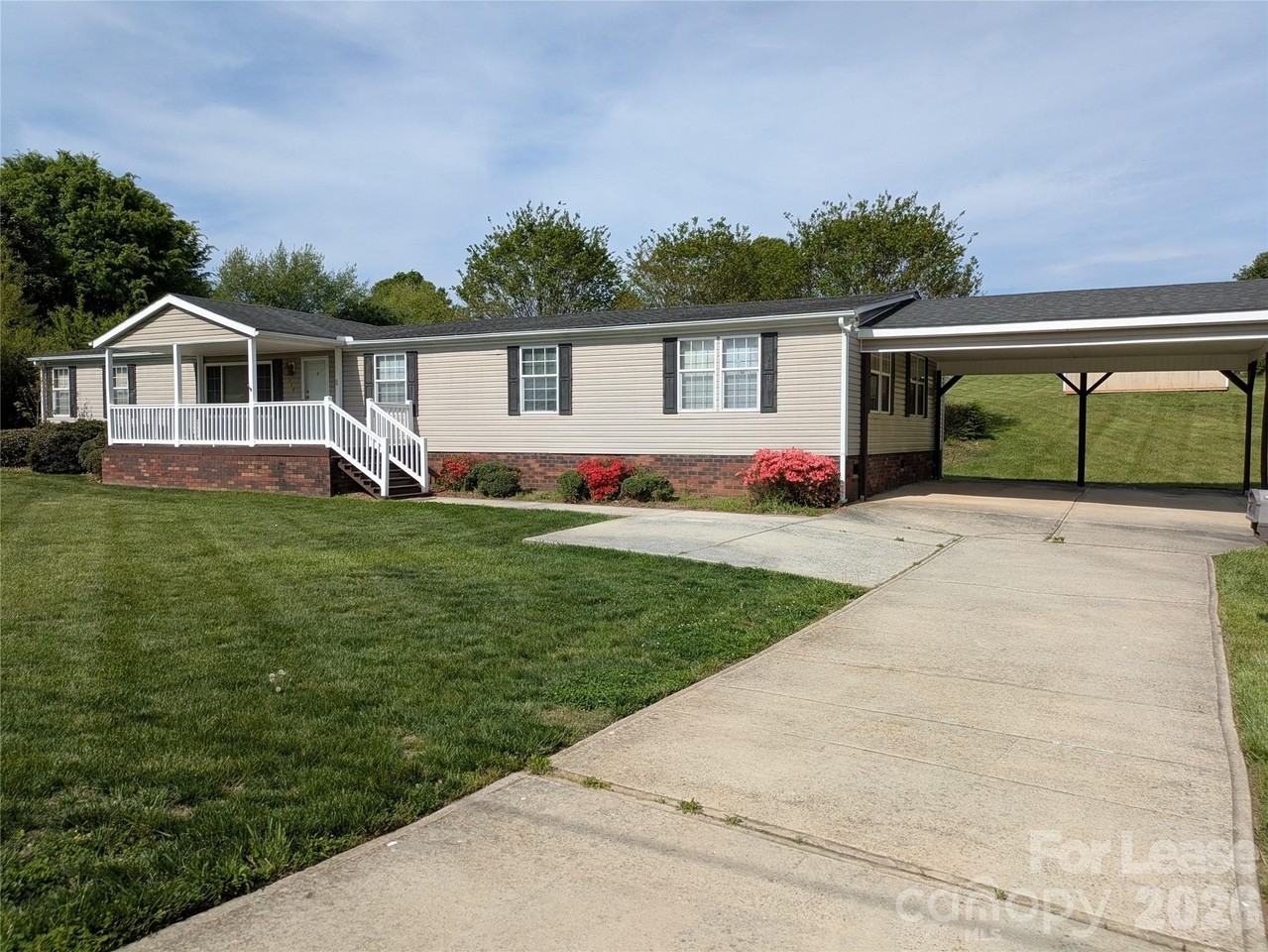 338 Weathers Creek Rd - Photo 2 of 41