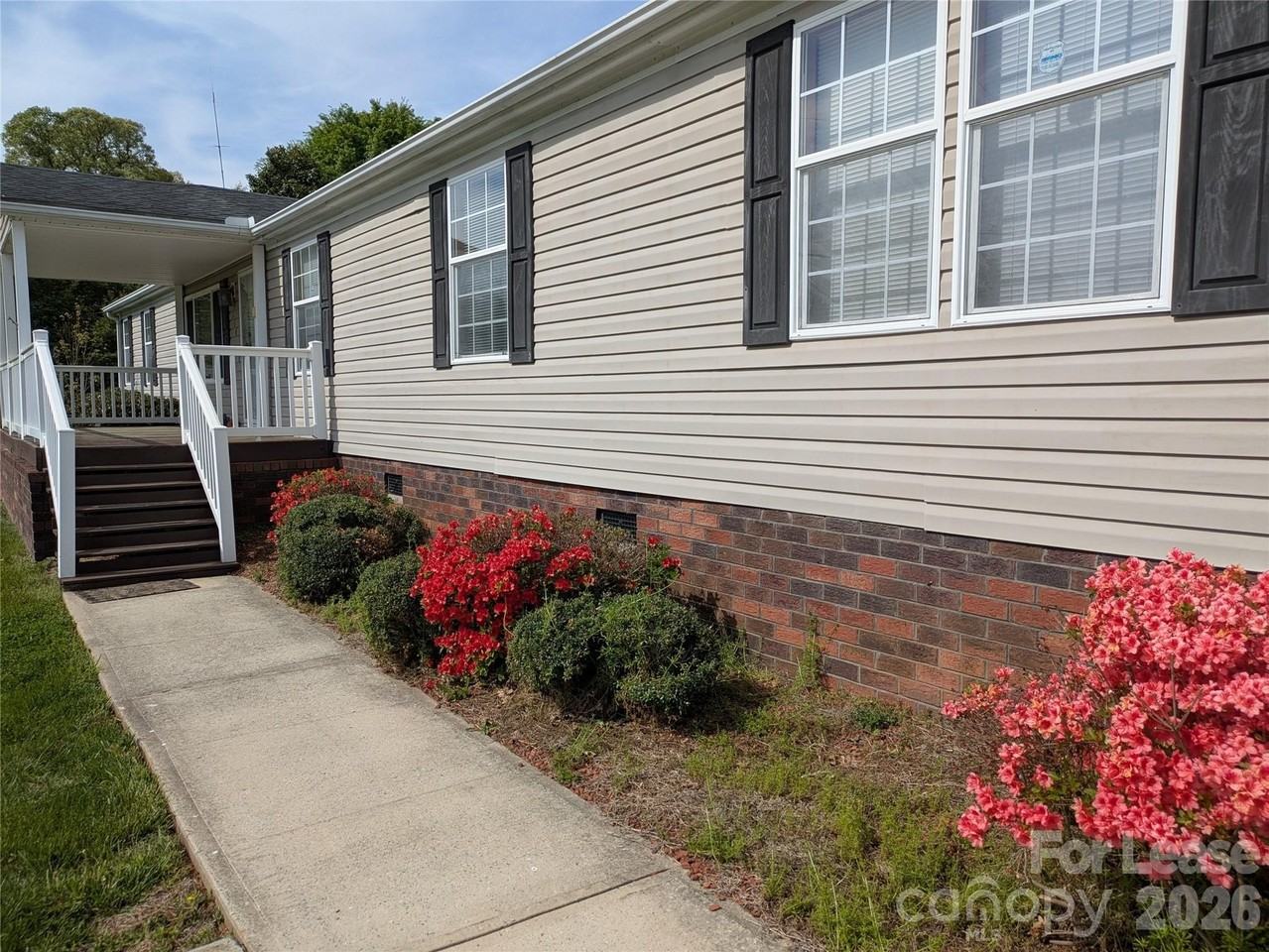 338 Weathers Creek Rd - Photo 3 of 41