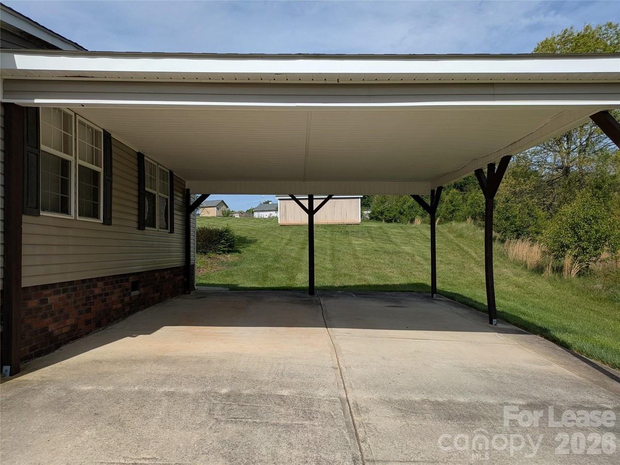 338 Weathers Creek Rd - Photo 4 of 41