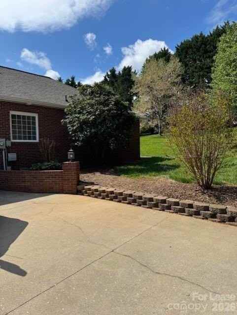 186 Chesterfield Dr - Photo 2 of 14