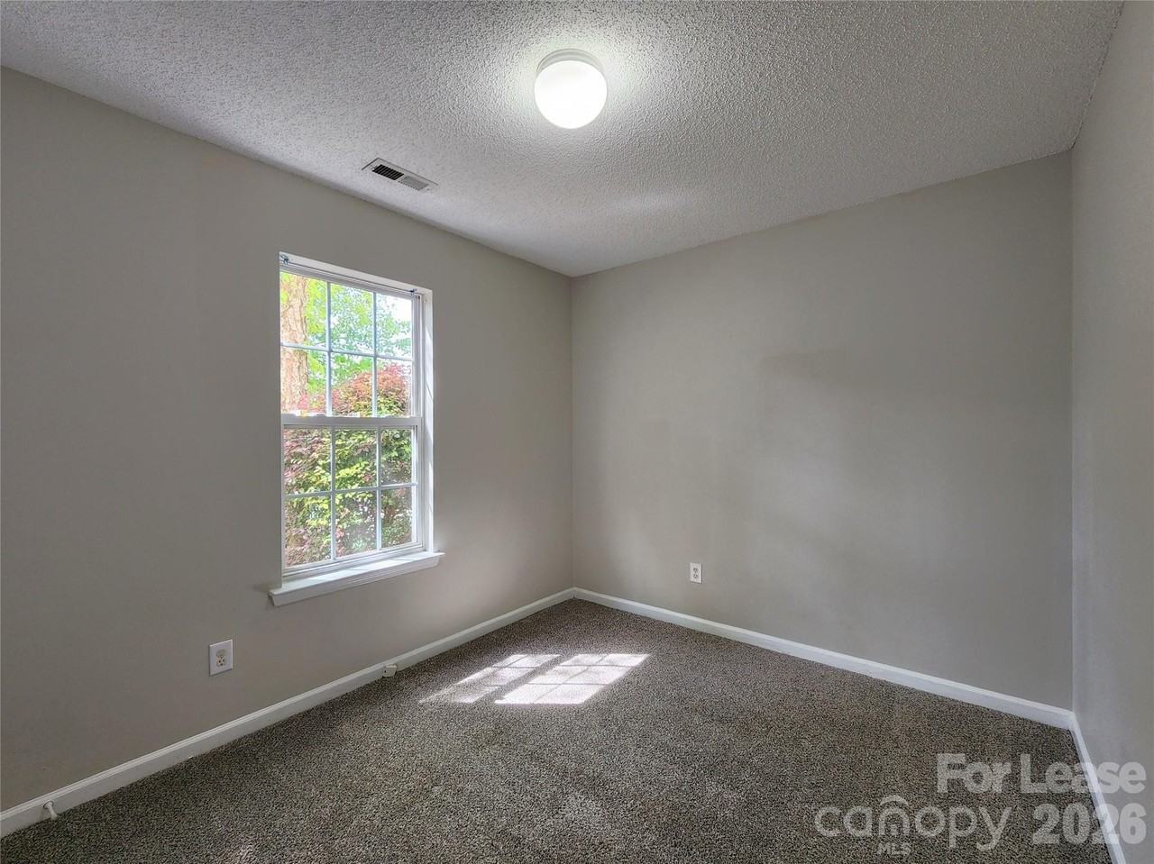 5200 Ashie Ave - Photo 7 of 20