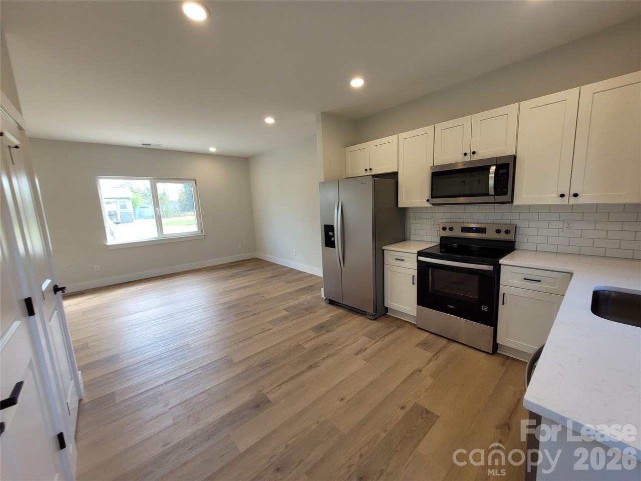 1214 Pearl St #B - Photo 5 of 12