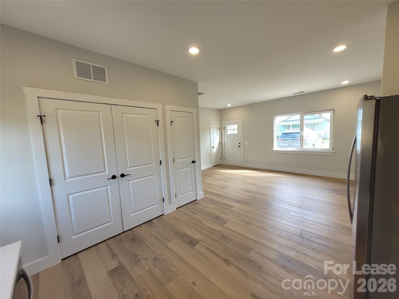 1214 Pearl St #B - Photo 6 of 12