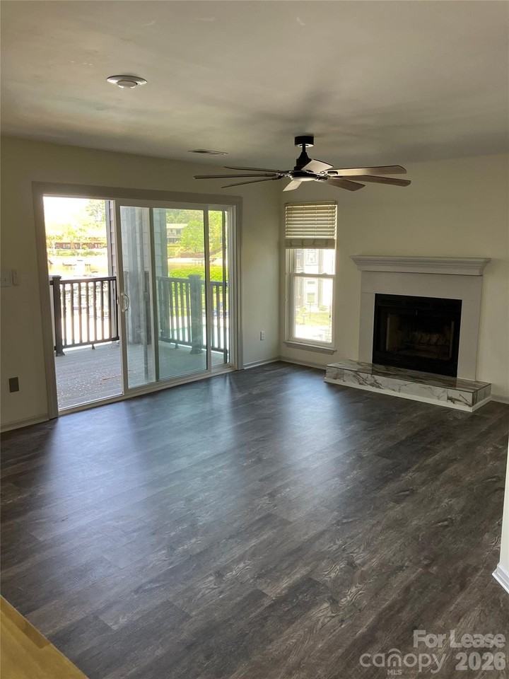 18809 Vineyard Point Ln - Photo 5 of 14