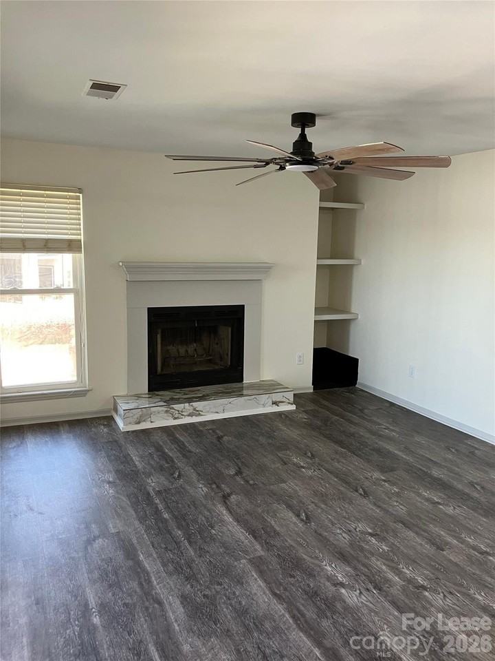 18809 Vineyard Point Ln - Photo 7 of 14