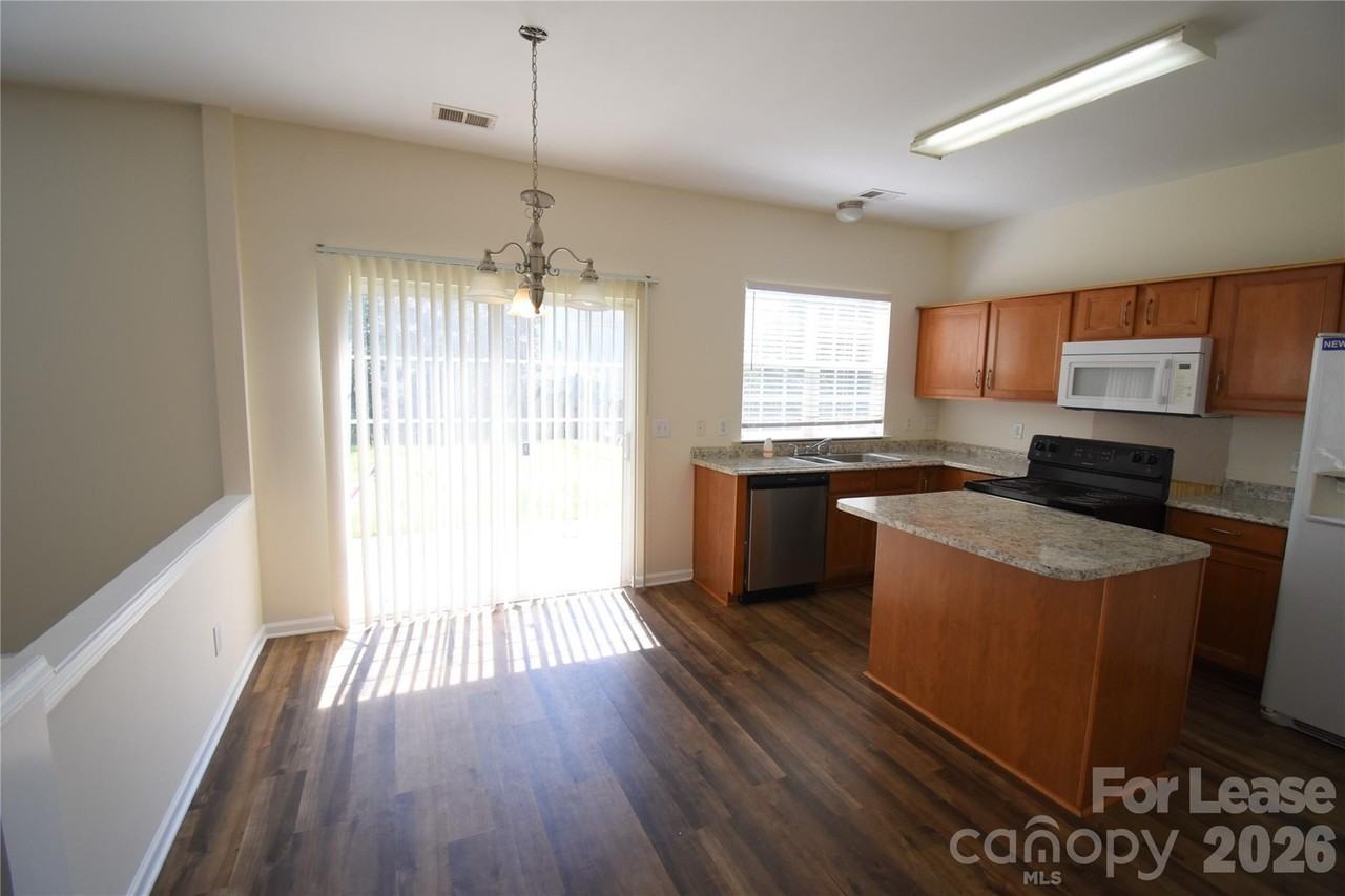 3017 Azalea Hills Dr - Photo 7 of 19