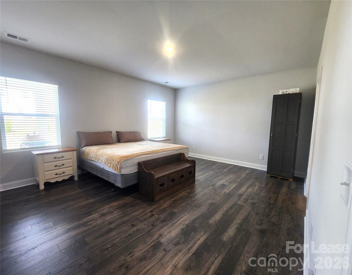 4005 Puddle Pond Rd - Photo 7 of 17