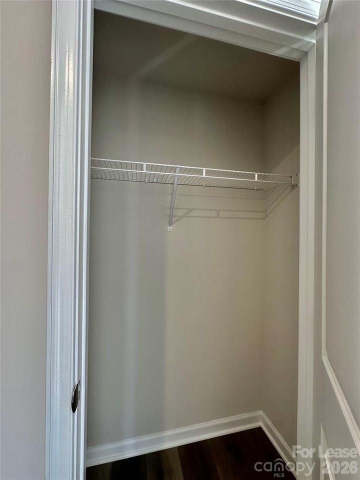 8038 Sinnet Pl - Photo 5 of 29