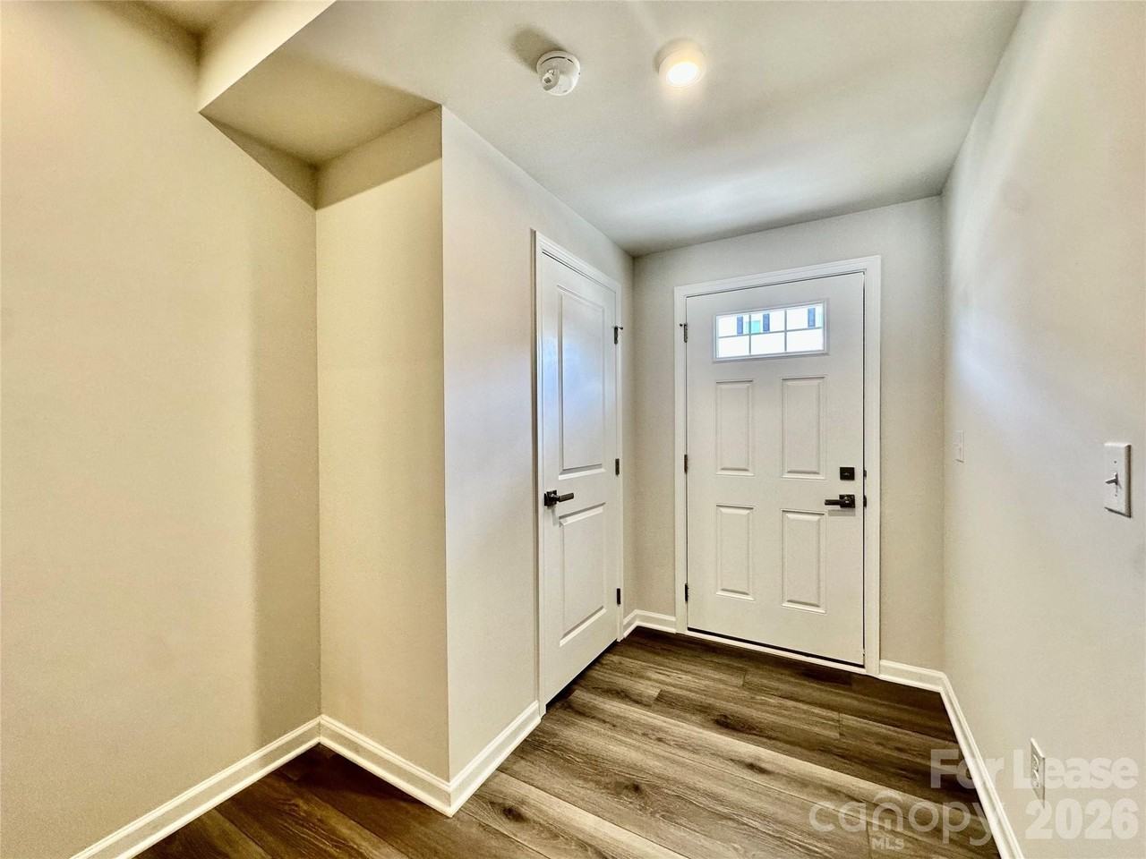 8038 Sinnet Pl - Photo 6 of 29