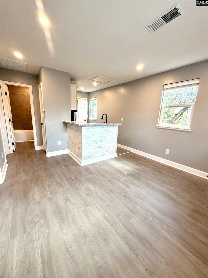 1324 Lyon St - Photo 5 of 13