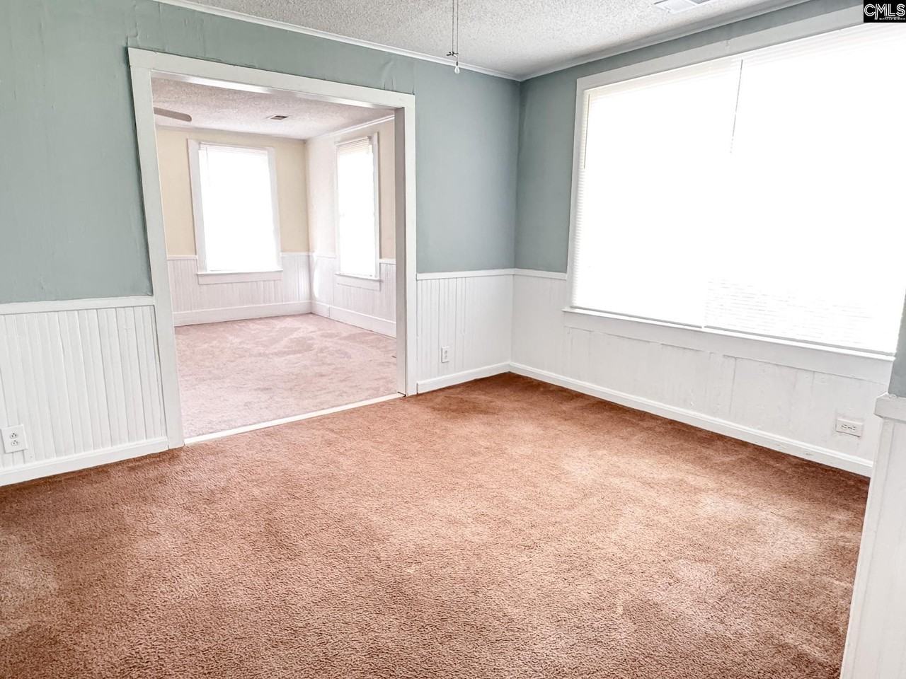 232 Michaelmas Ave - Photo 4 of 13