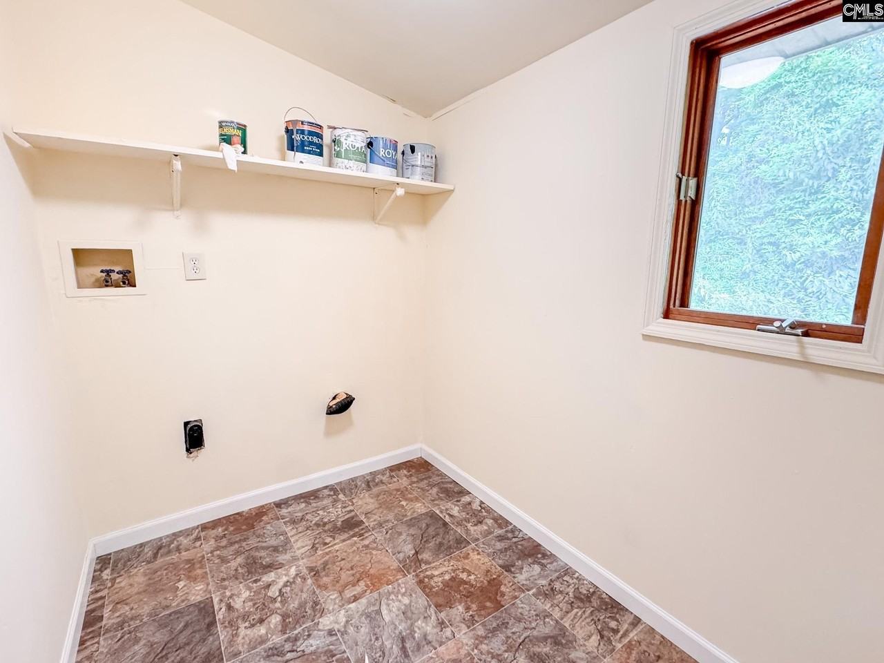 232 Michaelmas Ave - Photo 7 of 13