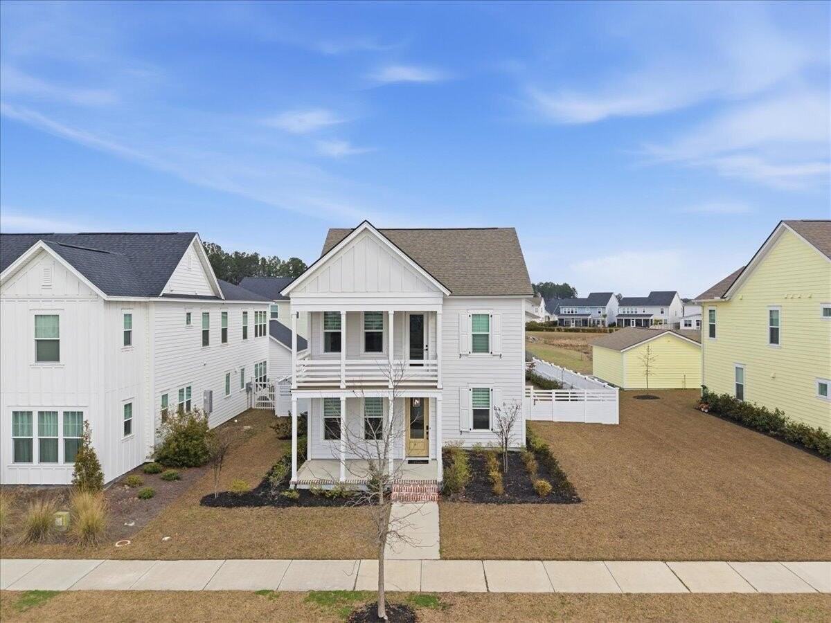 676 Blueway Ave - Photo 2 of 50