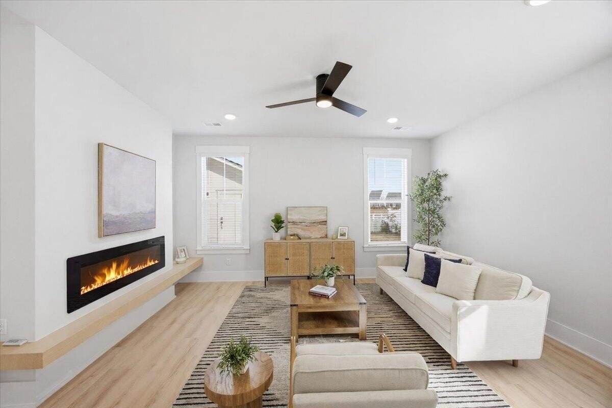 676 Blueway Ave - Photo 7 of 50