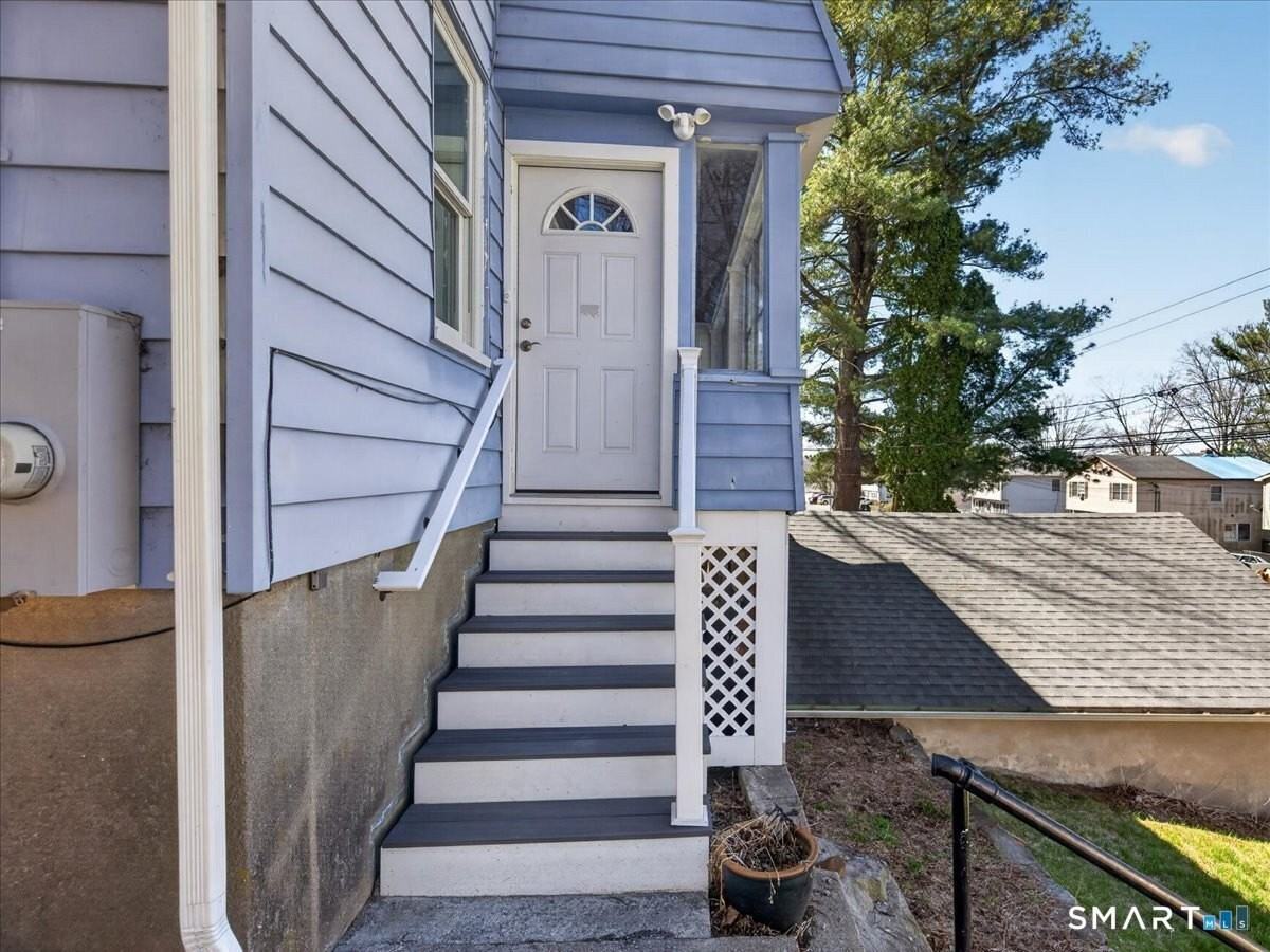 91 Jewett St 1st Fl - Photo 2 of 30