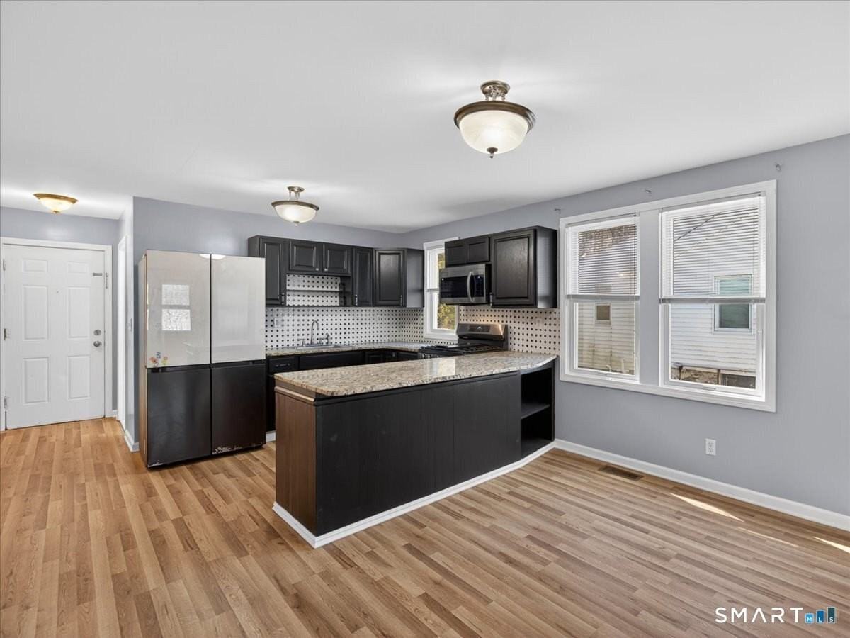 91 Jewett St 1st Fl - Photo 5 of 30