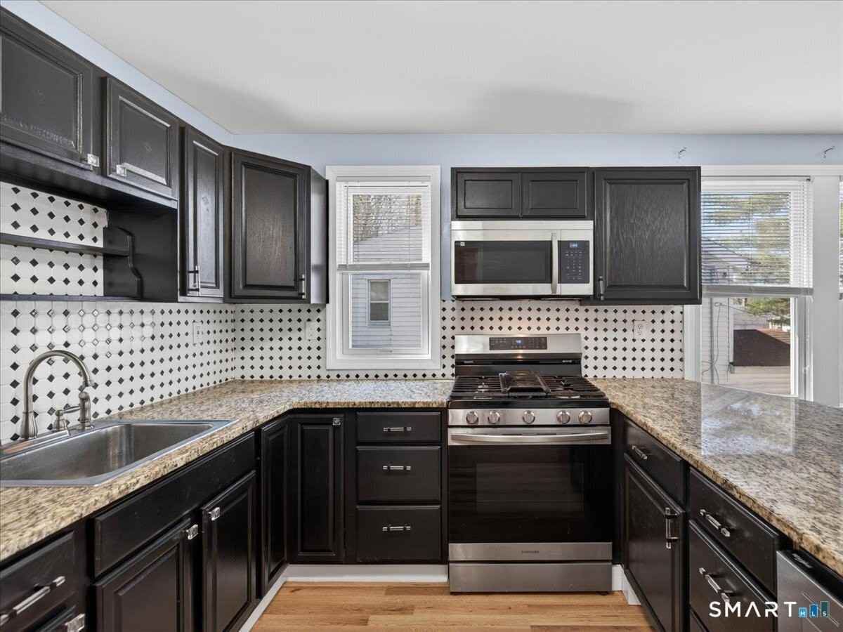 91 Jewett St 1st Fl - Photo 7 of 30