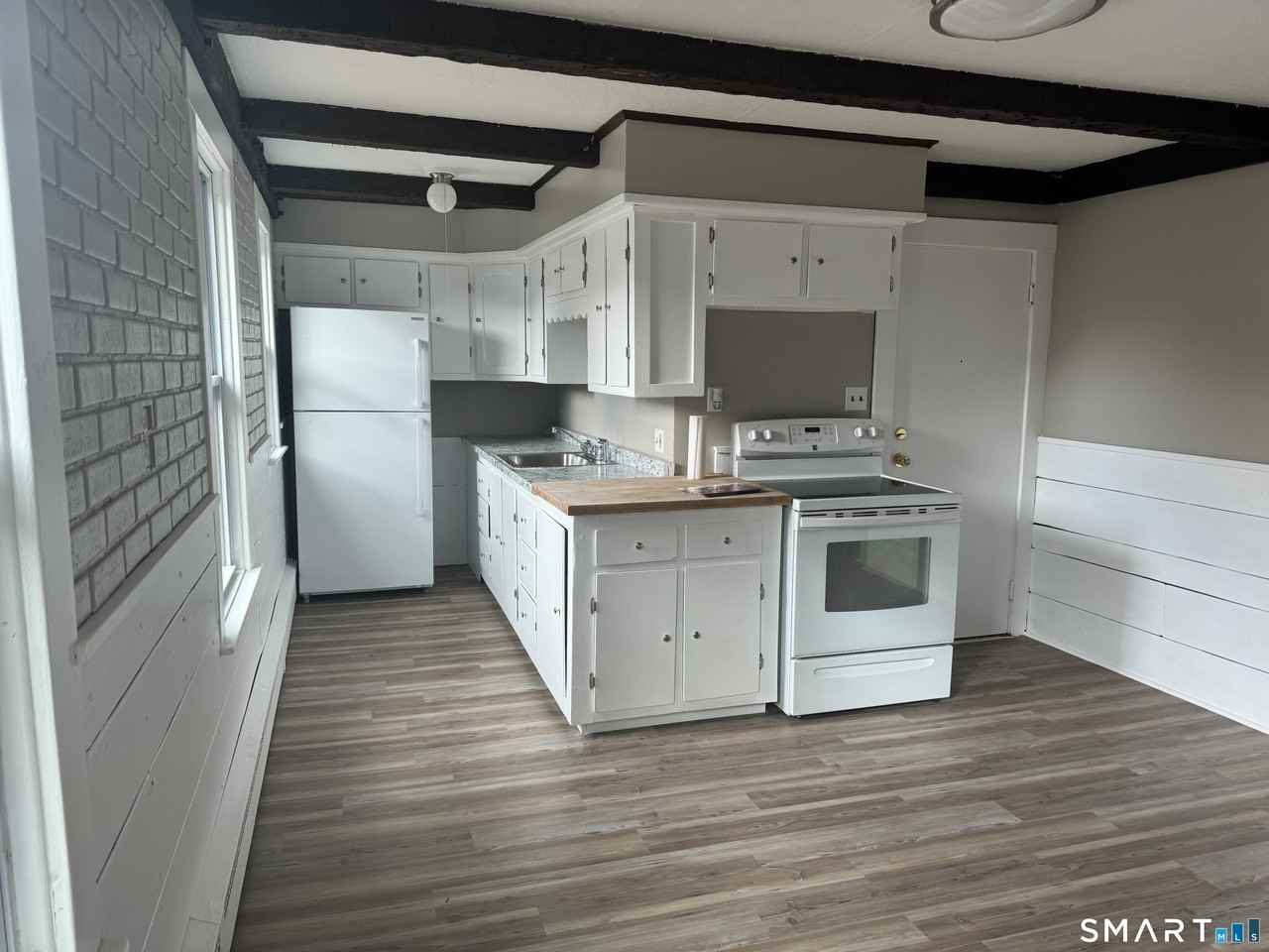 226 Hillside Ave 2nd Fl - Photo 4 of 7