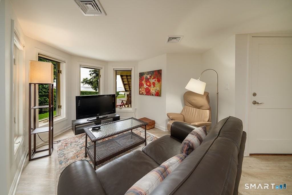 133 Linden Ave Apt B - Photo 3 of 30