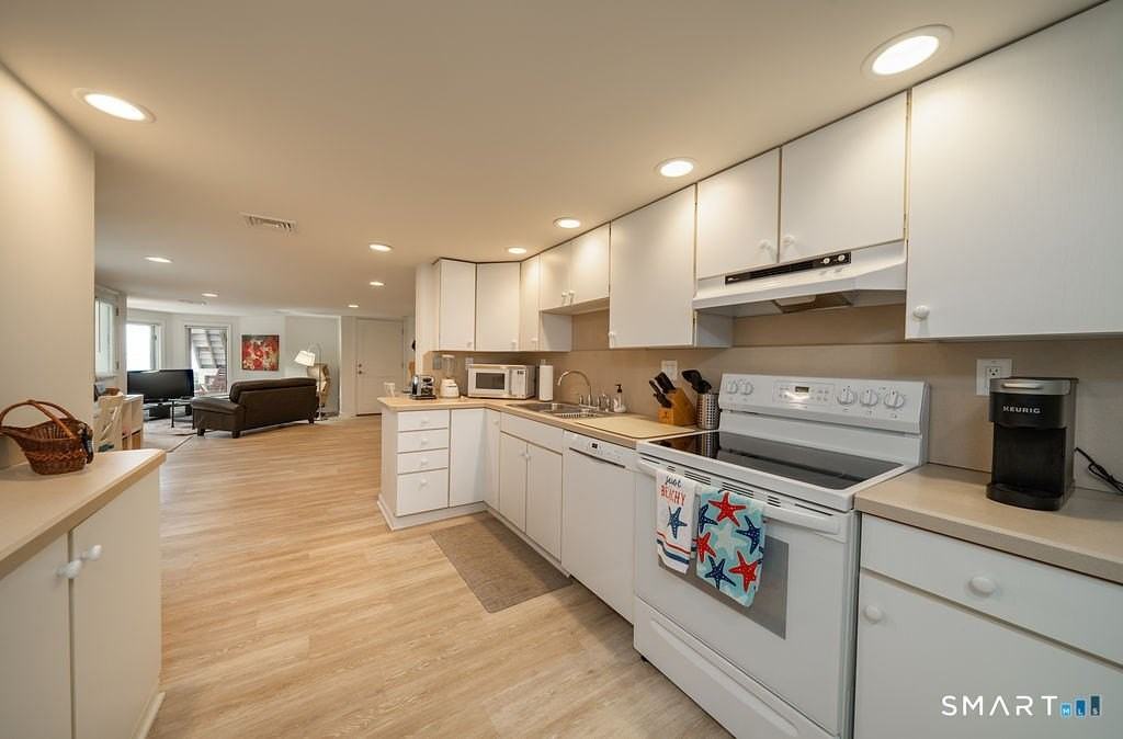 133 Linden Ave Apt B - Photo 7 of 30