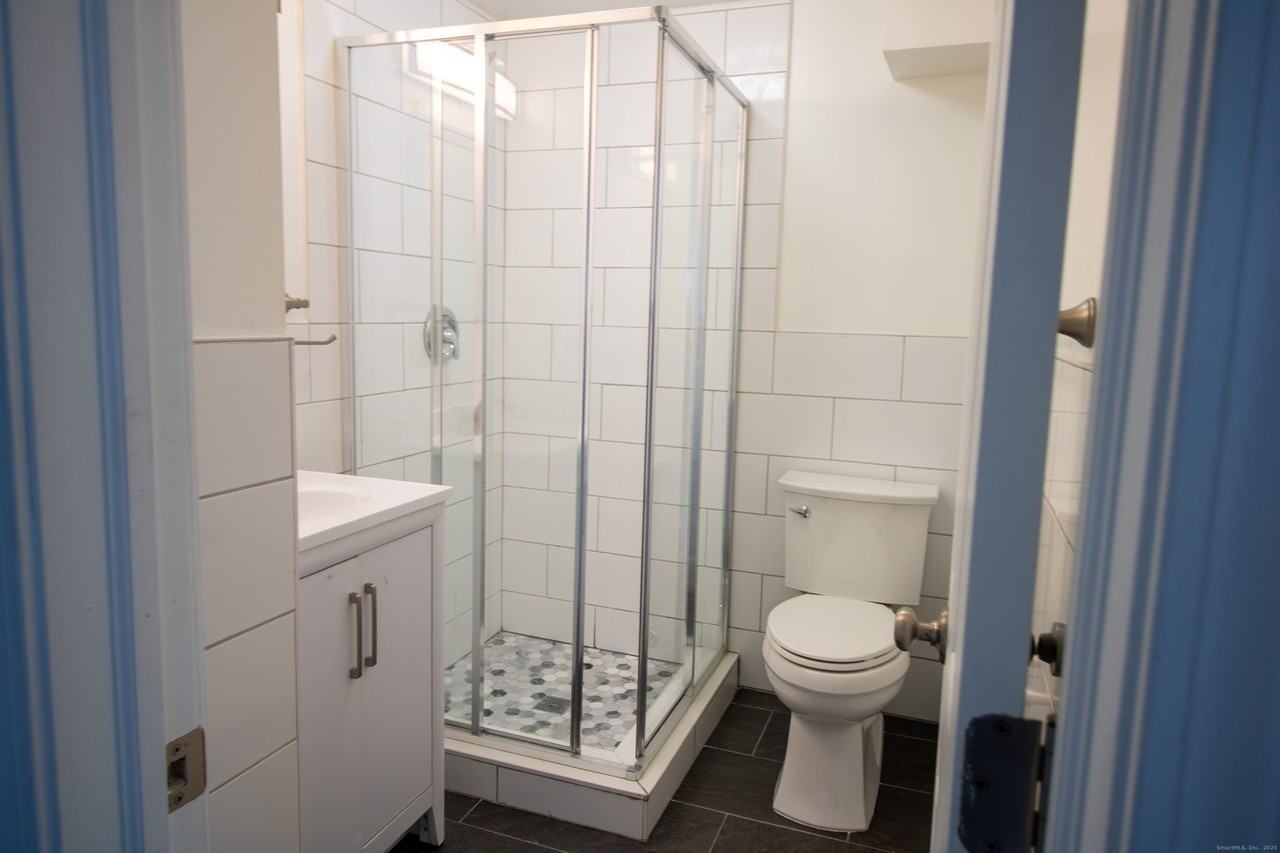 78 West St #2A - Photo 3 of 8