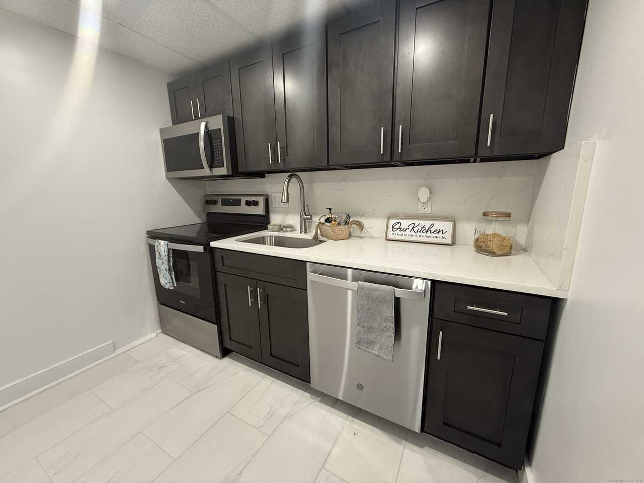 156 Garfield Ave #15