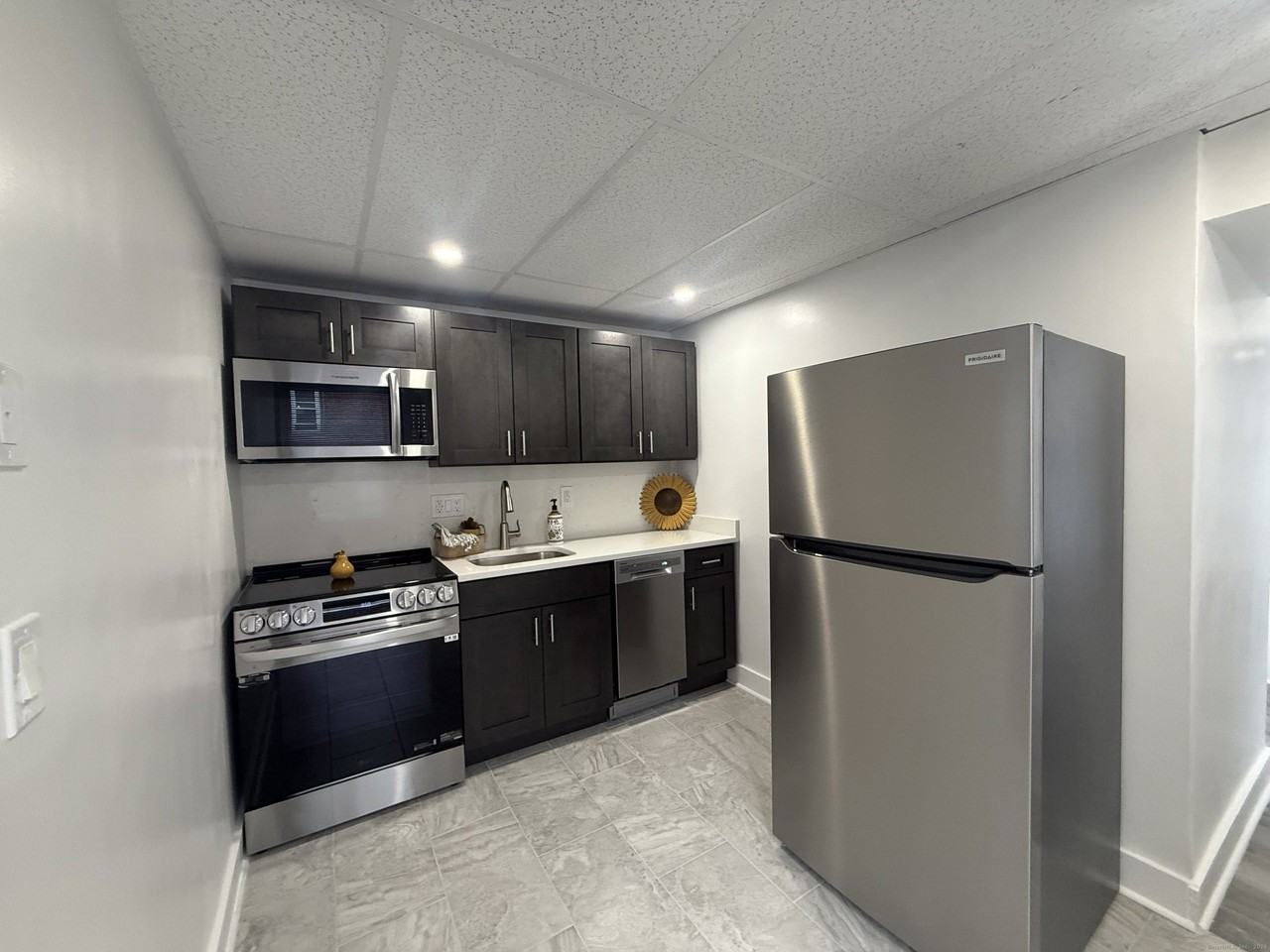 156 Garfield Ave #15 - Photo 2 of 8