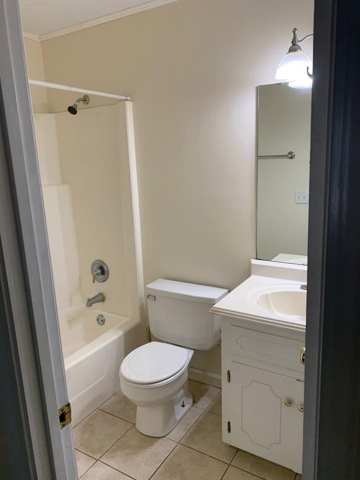 2310 Creekwood Dr - Photo 7 of 9