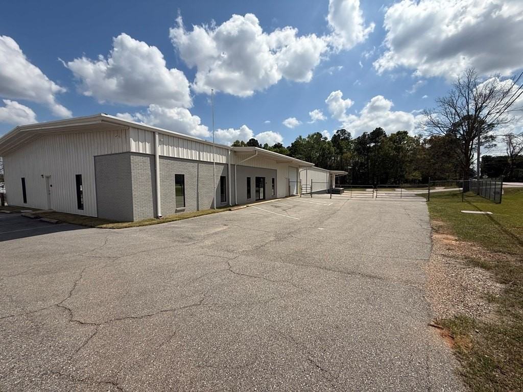 489 Southgate Rd - Photo 2 of 3