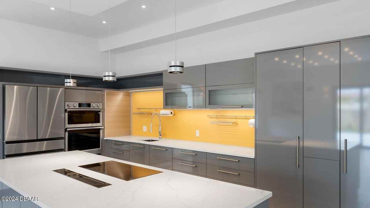 3001 John Anderson Dr - Photo 7 of 30