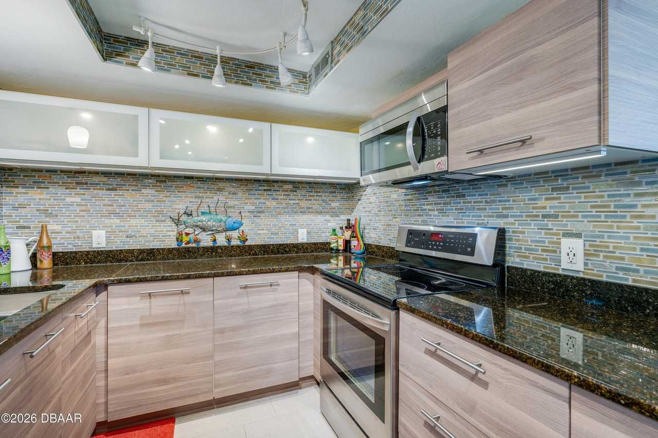 404 S Beach St Unit 370 - Photo 4 of 32