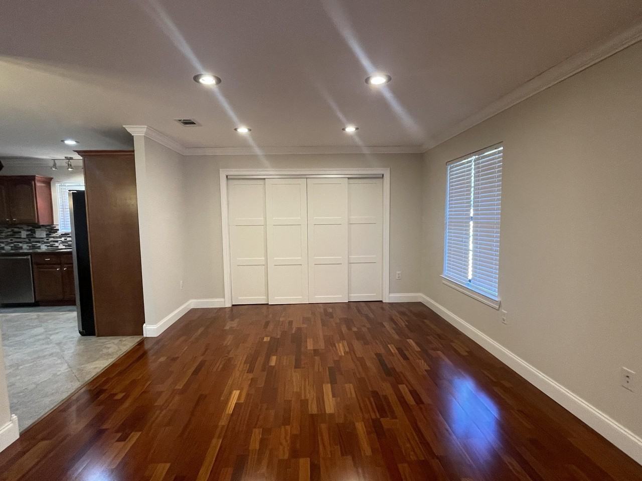 1624 Oakmont Cir - Photo 4 of 21