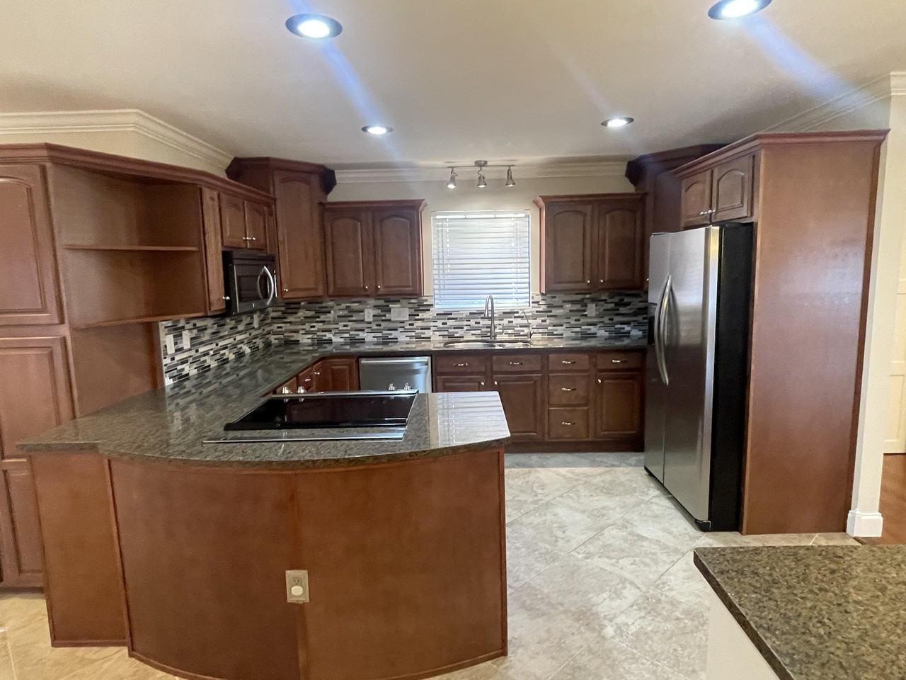 1624 Oakmont Cir - Photo 6 of 21