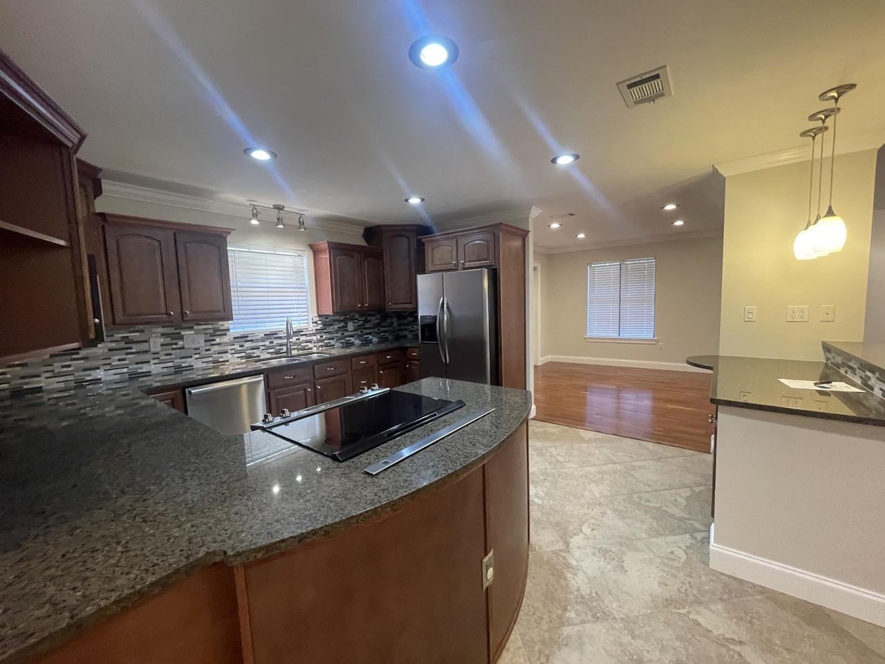 1624 Oakmont Cir - Photo 7 of 21