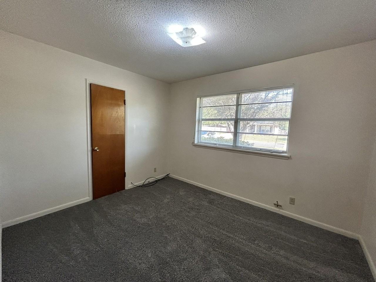 205 Powell Dr - Photo 7 of 12