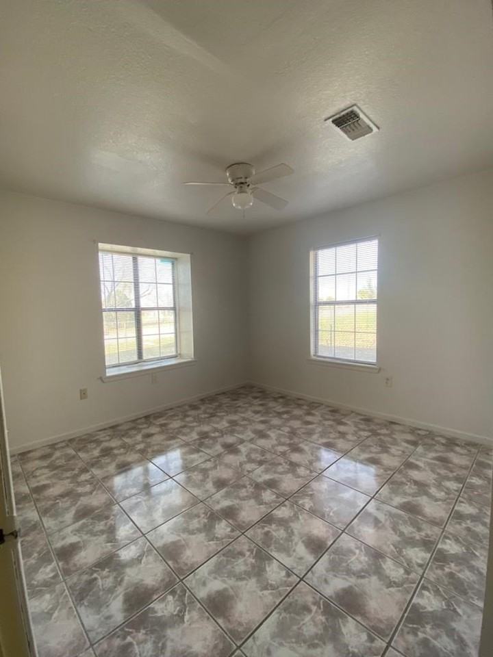 1440 Fallow Ln - Photo 5 of 16