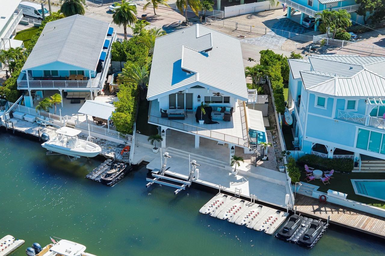 218 Aberdeen Ct - Photo 2 of 50