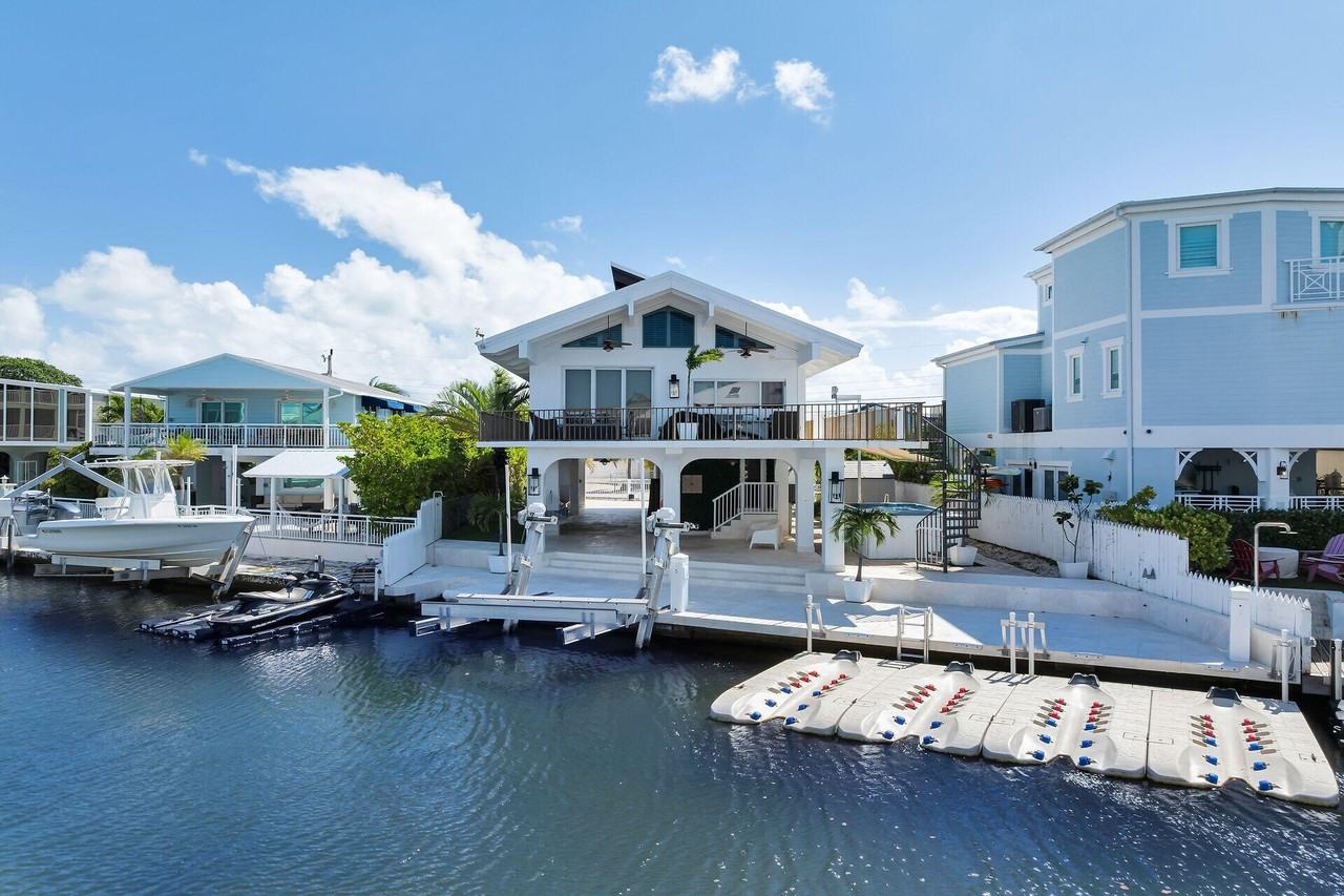 218 Aberdeen Ct - Photo 3 of 50