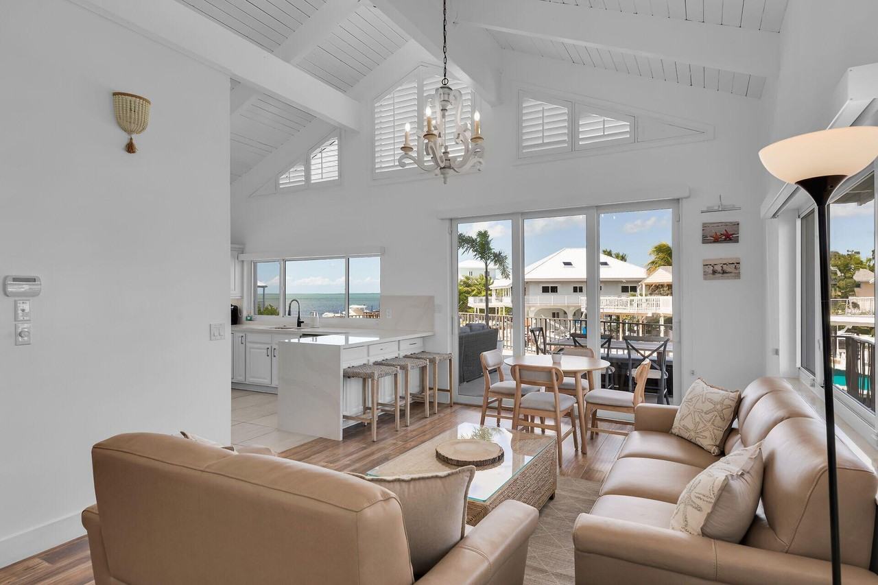 218 Aberdeen Ct - Photo 4 of 50