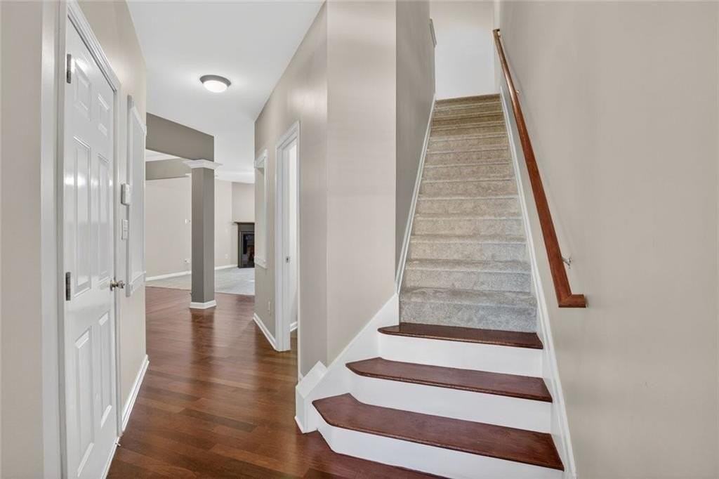 1656 Granville Ct - Photo 4 of 37