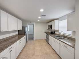 202 2nd St #L - Photo 1 of 1