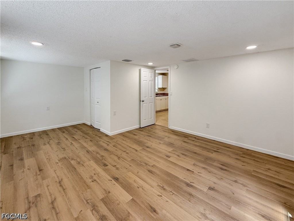 202 2nd St #L - Photo 3 of 15