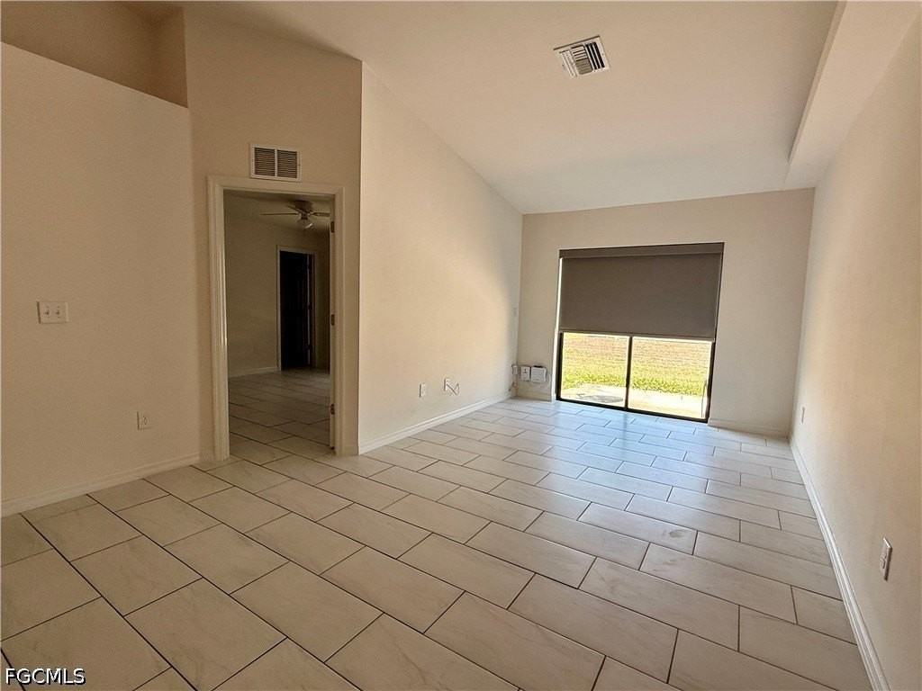 4712 Se 5th Ave - Photo 4 of 11