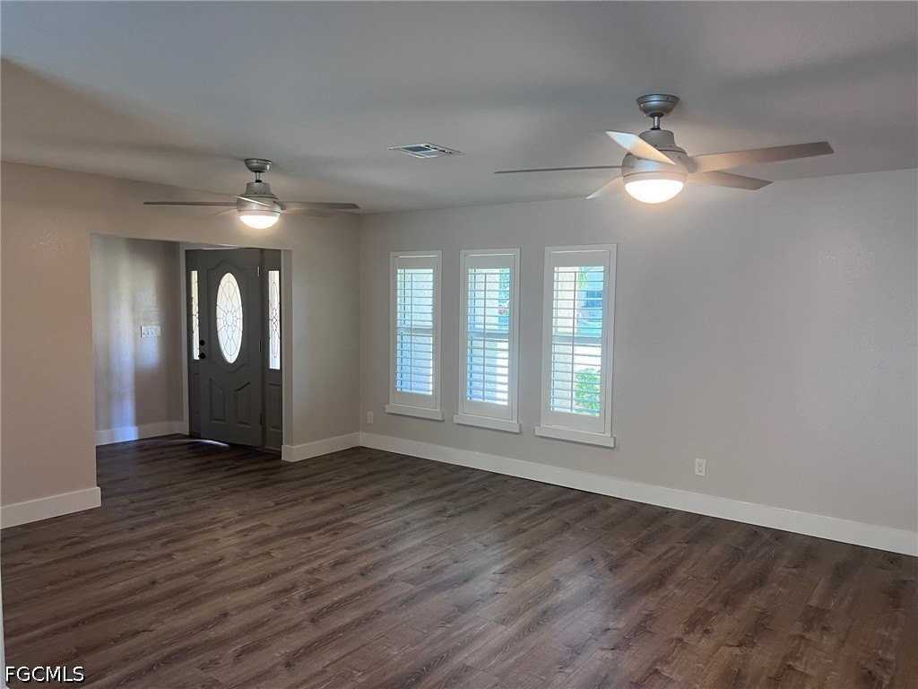 3705 Stoneridge Ct - Photo 5 of 21