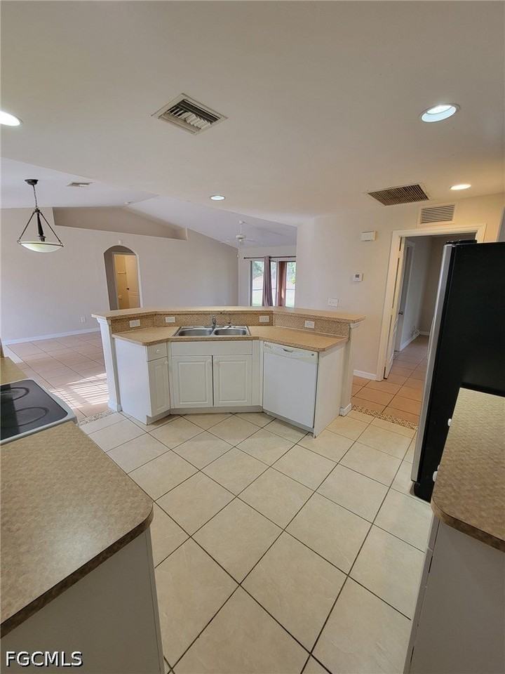 1137 Deauville St E - Photo 3 of 8