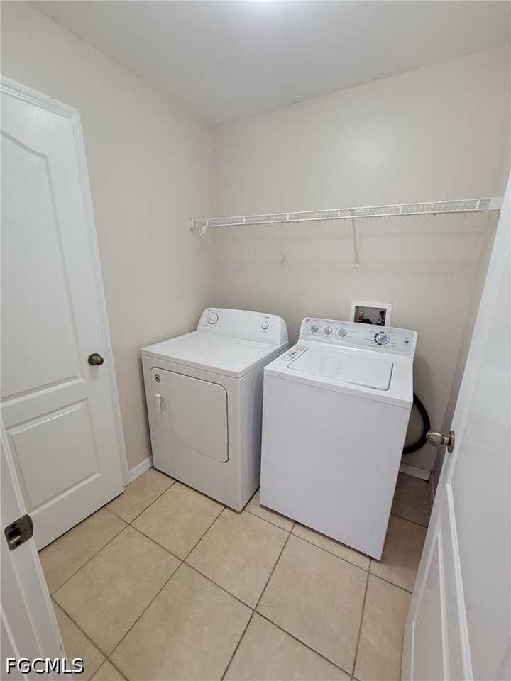 1137 Deauville St E - Photo 4 of 8